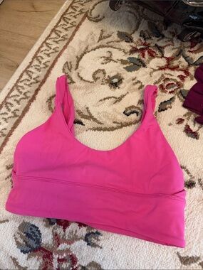 Women’s Pink Scoop Neck Bra- Comfortable Everyday Support. Lululemon size 6